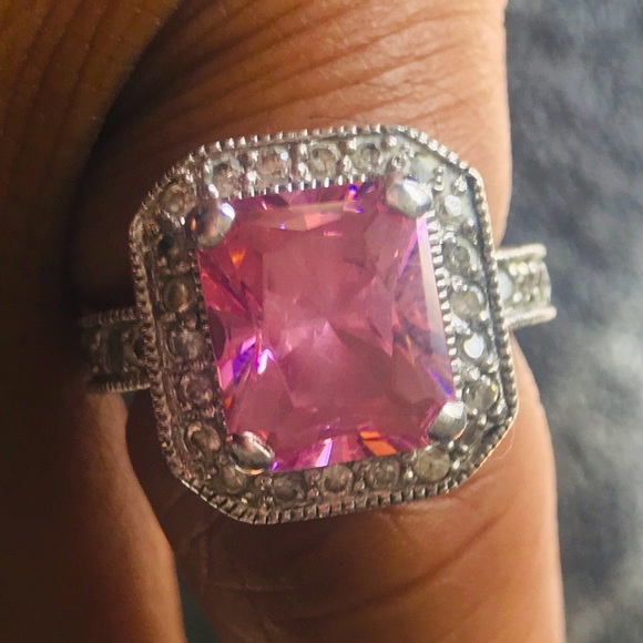 Beautiful Pink Sapphire Stone Sterling Silver Ring - Picture 2 of 9